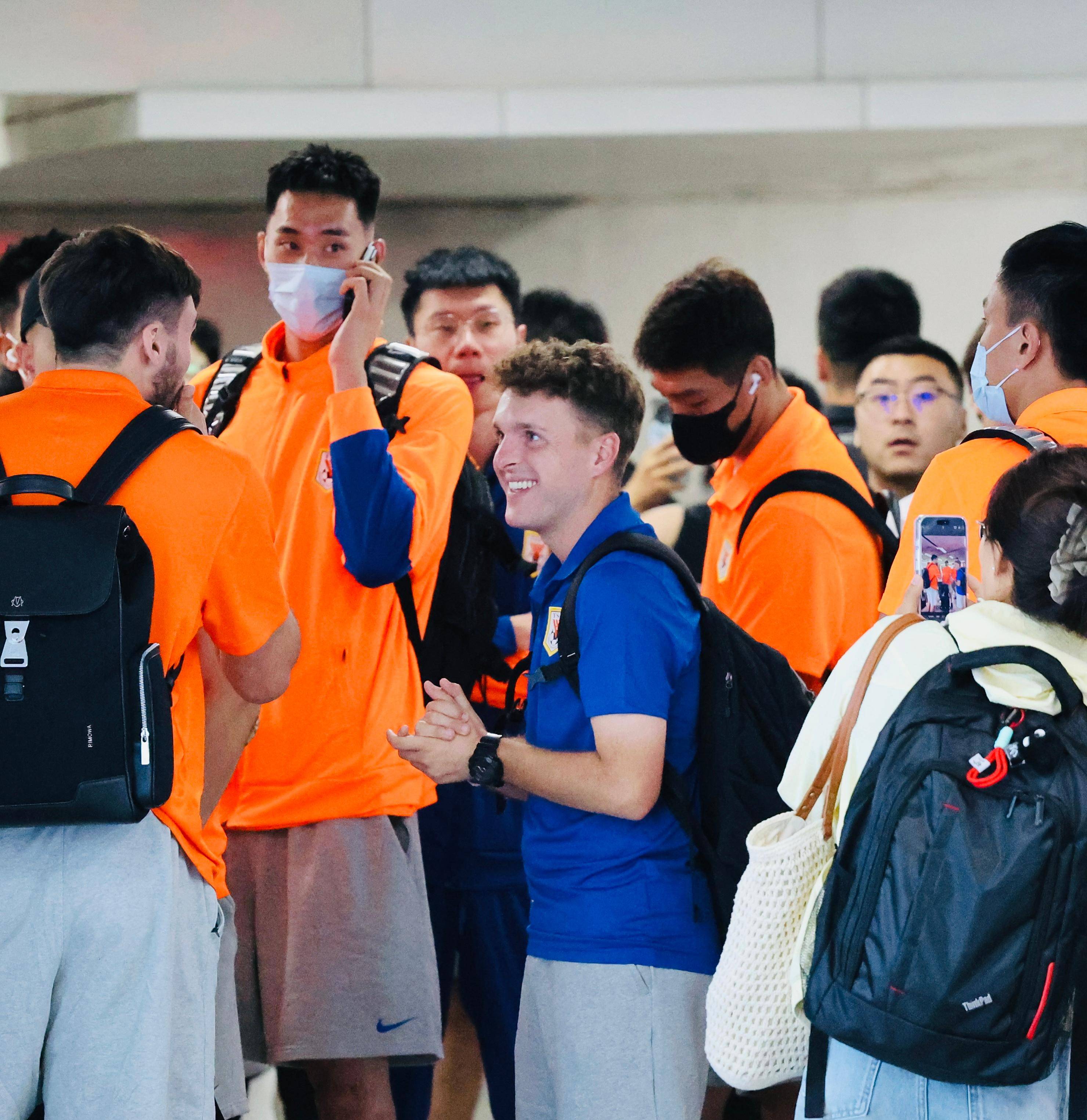 国际比赛日印第安纳步行者调整名单以备法国杯，复出首秀环节打磨，悬念犹存，赛程密集仍需轮换的简单介绍