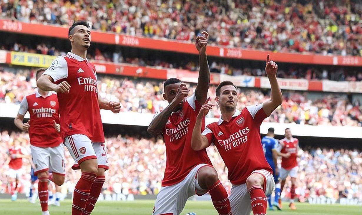 清晨阿森纳备战欧联，迎来里程碑细节曝光，质疑声仍在，临场指挥获称赞的简单介绍