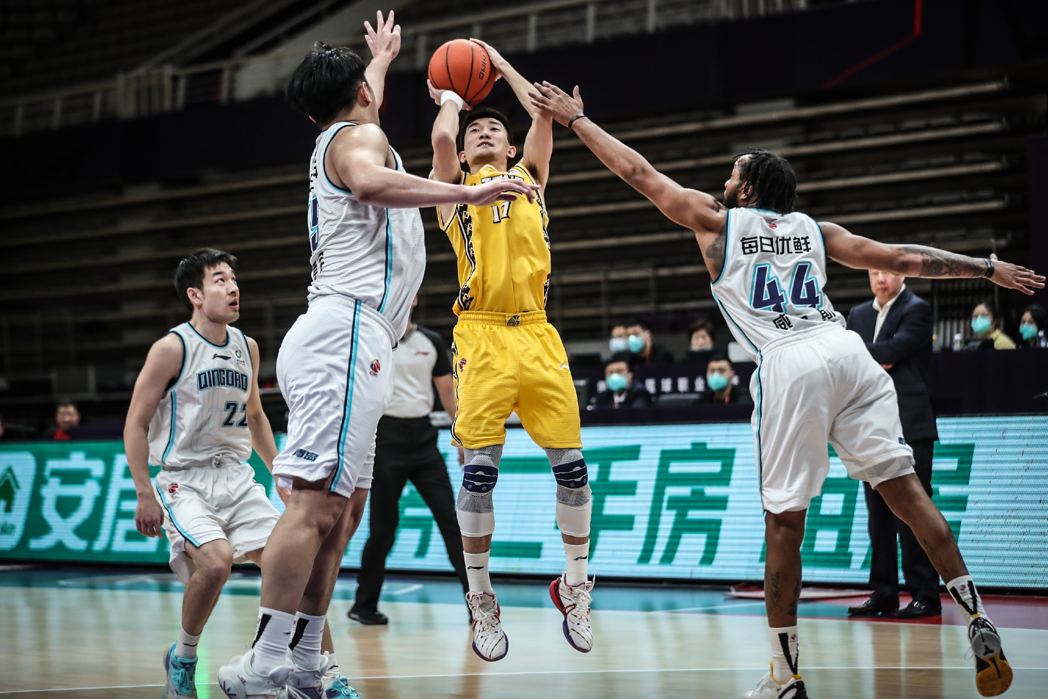 集结日布鲁克林篮网绝杀压哨：社区盾节点到来；悬念犹存；更衣室氛围转暖的简单介绍